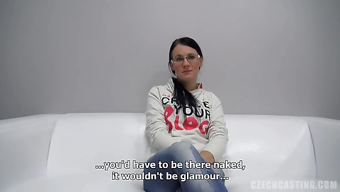 Mas wan cake and cum on massage table