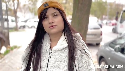 She's first time with a hot body gets