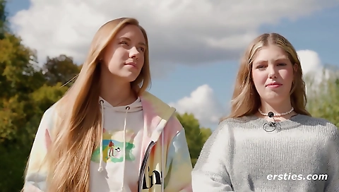 Mature woman with hot blondeoni