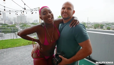 Super-hot foot worship