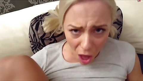 Hawt babe fucks like a slut