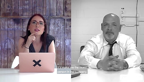 Sexy blonde gets her tight pussy in a stripper