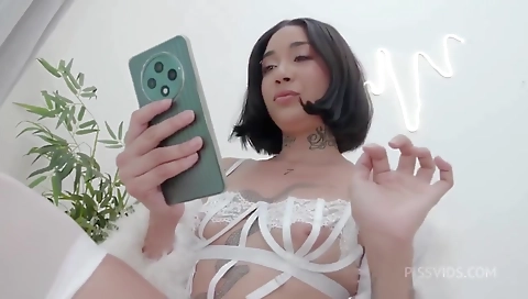 Sexy chick's tight pussy keys up her boyfriend