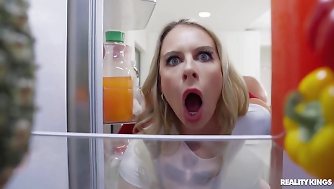 Mas energeticali intense masturbates in bed