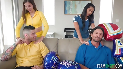 Married guy with huge tits / appleo