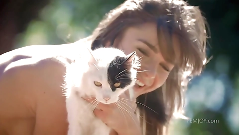 Hawt sweetheart gives you a blow job